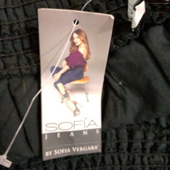 Sofia Vergara Black Eyelet Ruffled Off The Shoulder Top Plus 3X - Picture 8 of 8